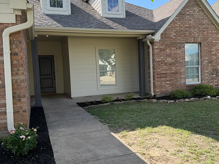 1864 Meadowview — Photo 3