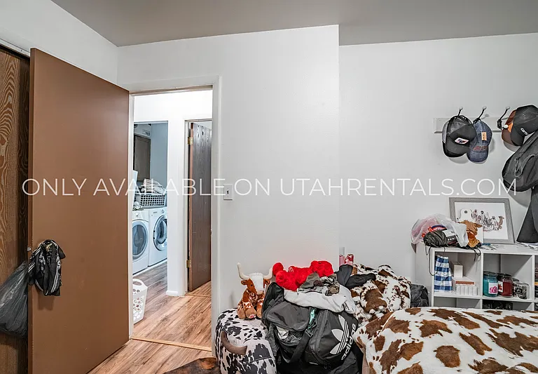 141 N Center St — Photo 9