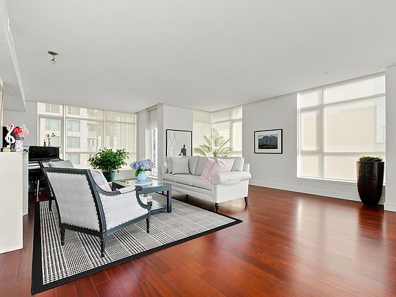 4th image of 6080 Iona Dr #602