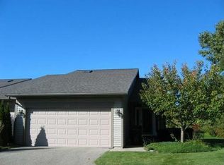415 Harbor Lake Dr, Douglas, MI 49406