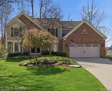 2568 Canoe Circle Dr, Lake Orion, MI, 48360