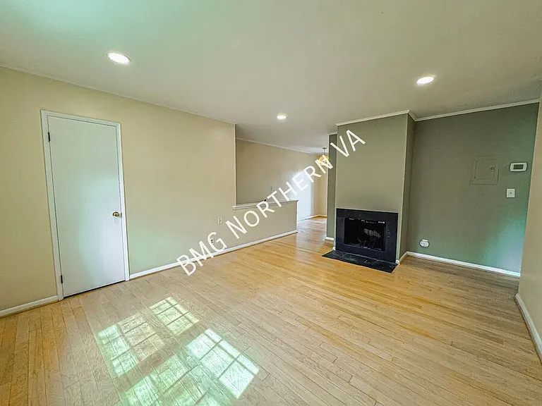 2831D S Wakefield St #D — Photo 2