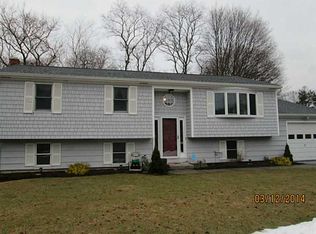 1 Winston Ct, Warwick, RI 02886