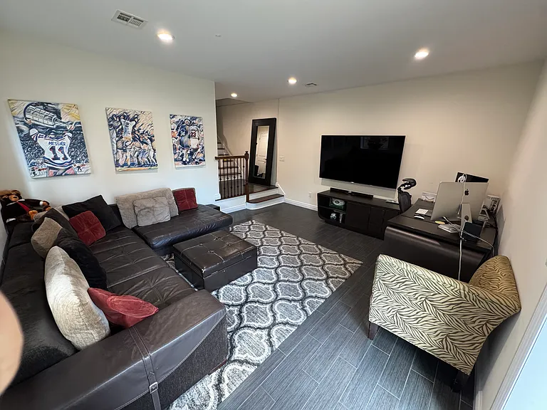251 Marion Ave — Photo 22