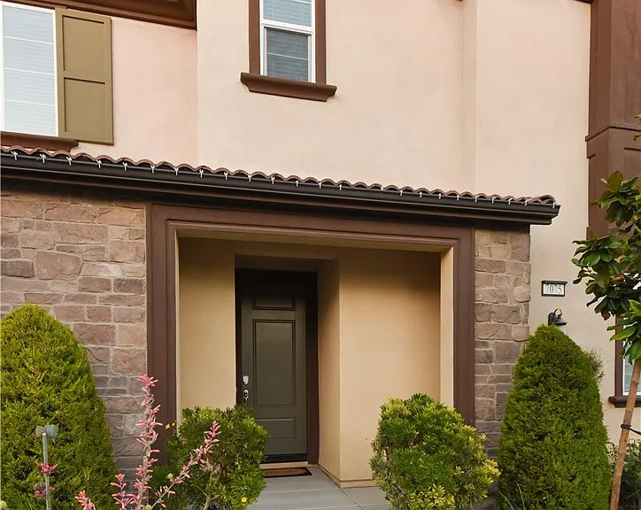 7075 Montecito Ln — Photo 3