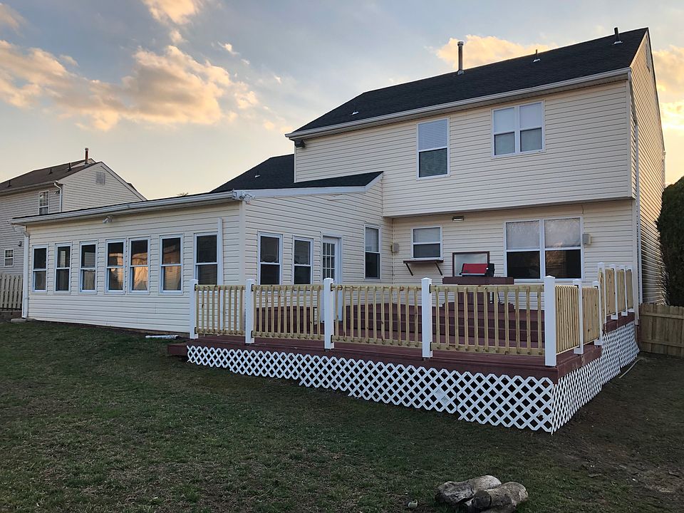2nd image of 106 Creekview Trl