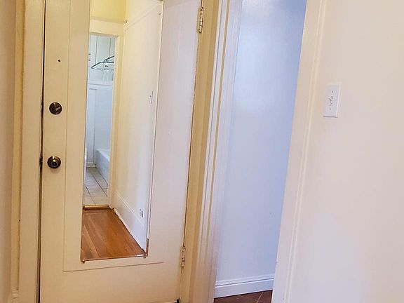5th image of 935 Hyde St #12