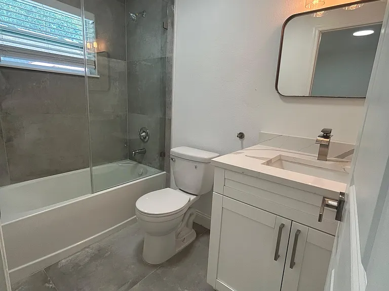 636 Lake Palms Dr #B — Photo 10