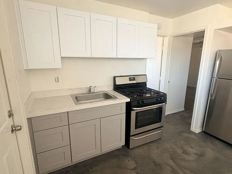 3427 N 12th Pl — Photo 9