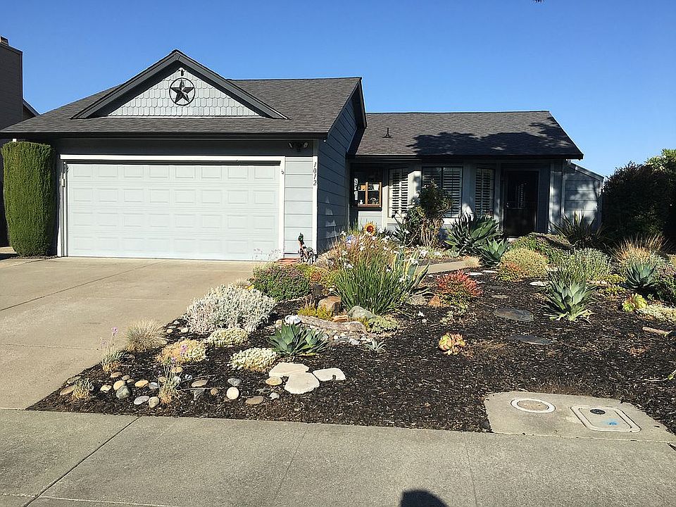 2nd image of 1012 N Regatta Dr