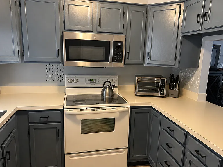 728 Auburn St #H4 — Photo 7