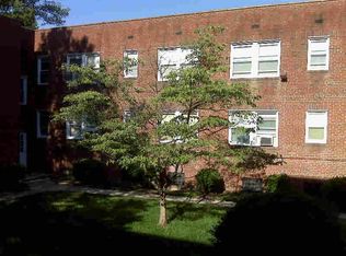4832 Chevy Chase Dr APT 106, Chevy Chase, MD 20815