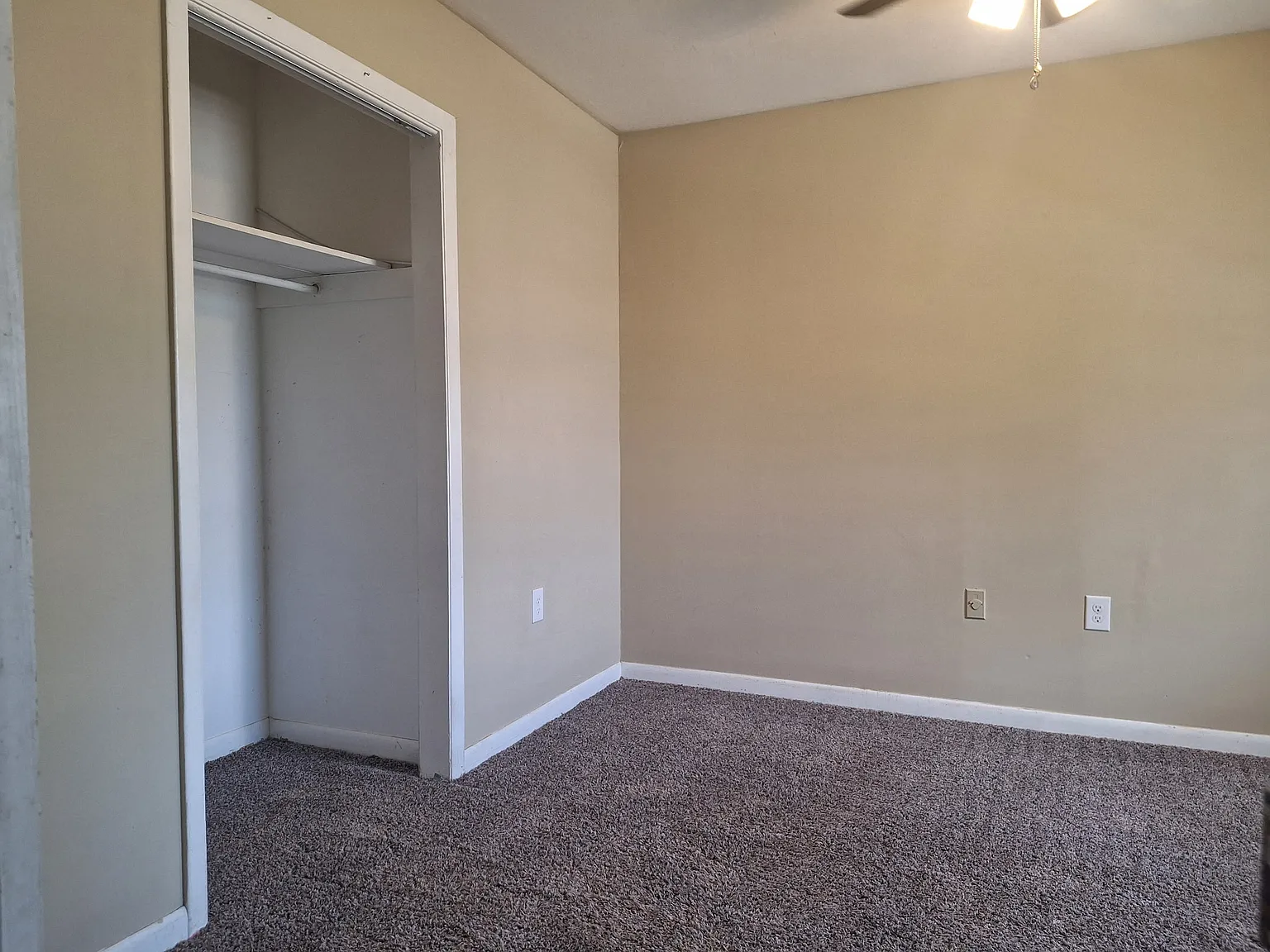 2 bed, 700 sqft, $800 — Photo 4