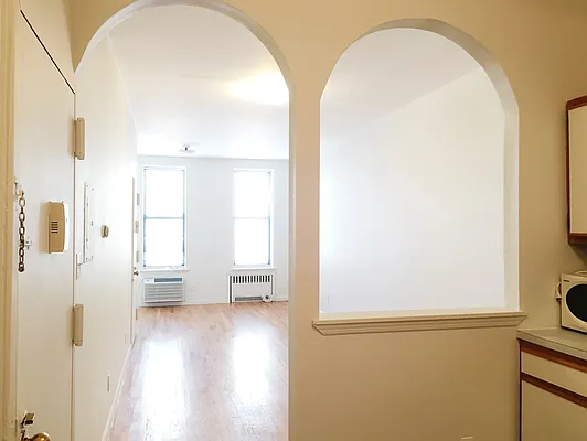 Rented by In Haus LLC | media 14