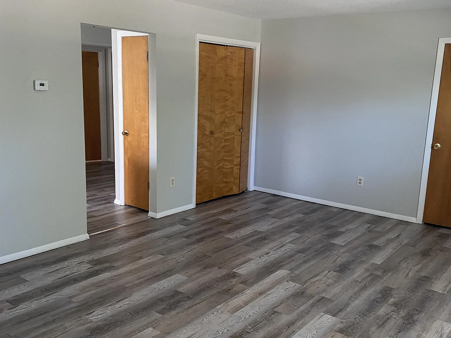 705 Hollycrest Dr. - Apt 4 — Photo 4
