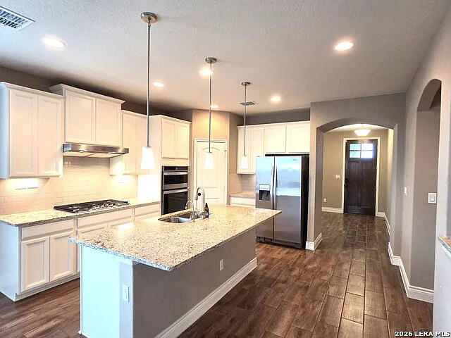 4 bed, 3.5 bath, 2547 sqft, $2,600 — Photo 2
