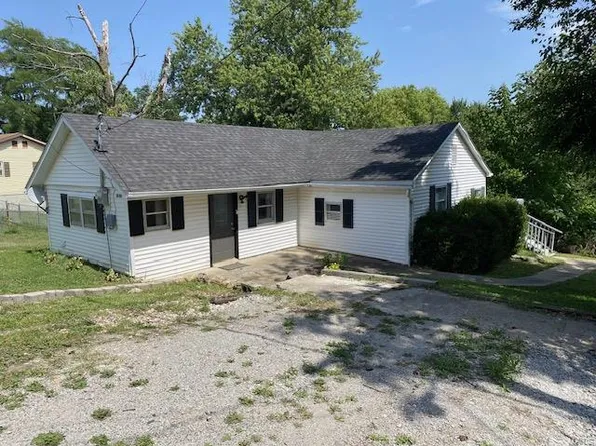 1848 Crescent St, Hannibal, MO 63401