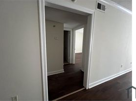 3250 Thirteen Colony Mall