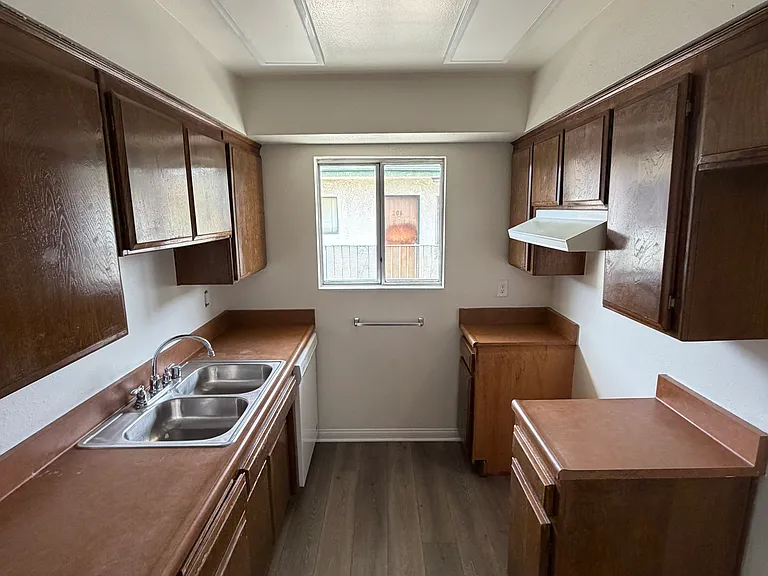 2220 W Victory Blvd #203 — Photo 2