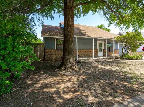 2207 E Post Oak Dr, Stillwater, OK 74075