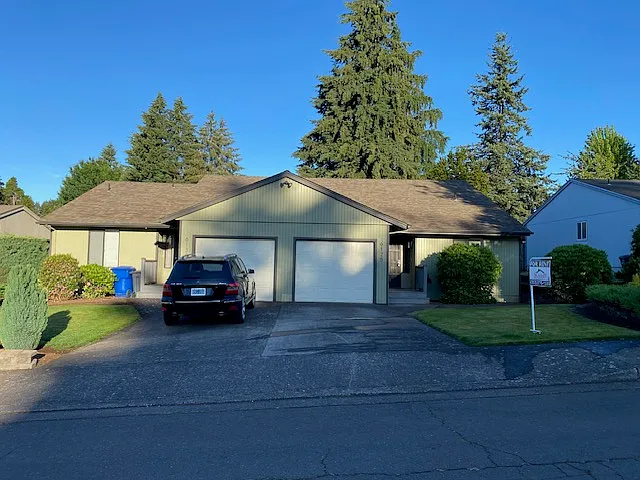 6125 Woodside Dr SE — Photo 1