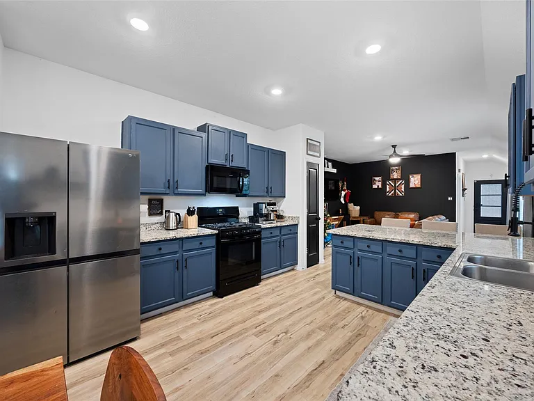 10417 Pineland Dr — Photo 17