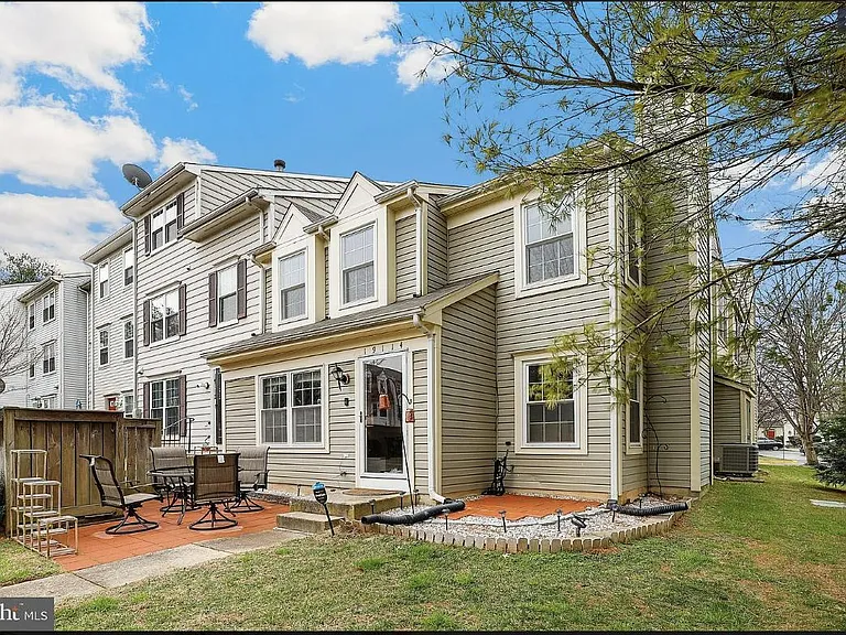 19114 Highstream Dr — Photo 2