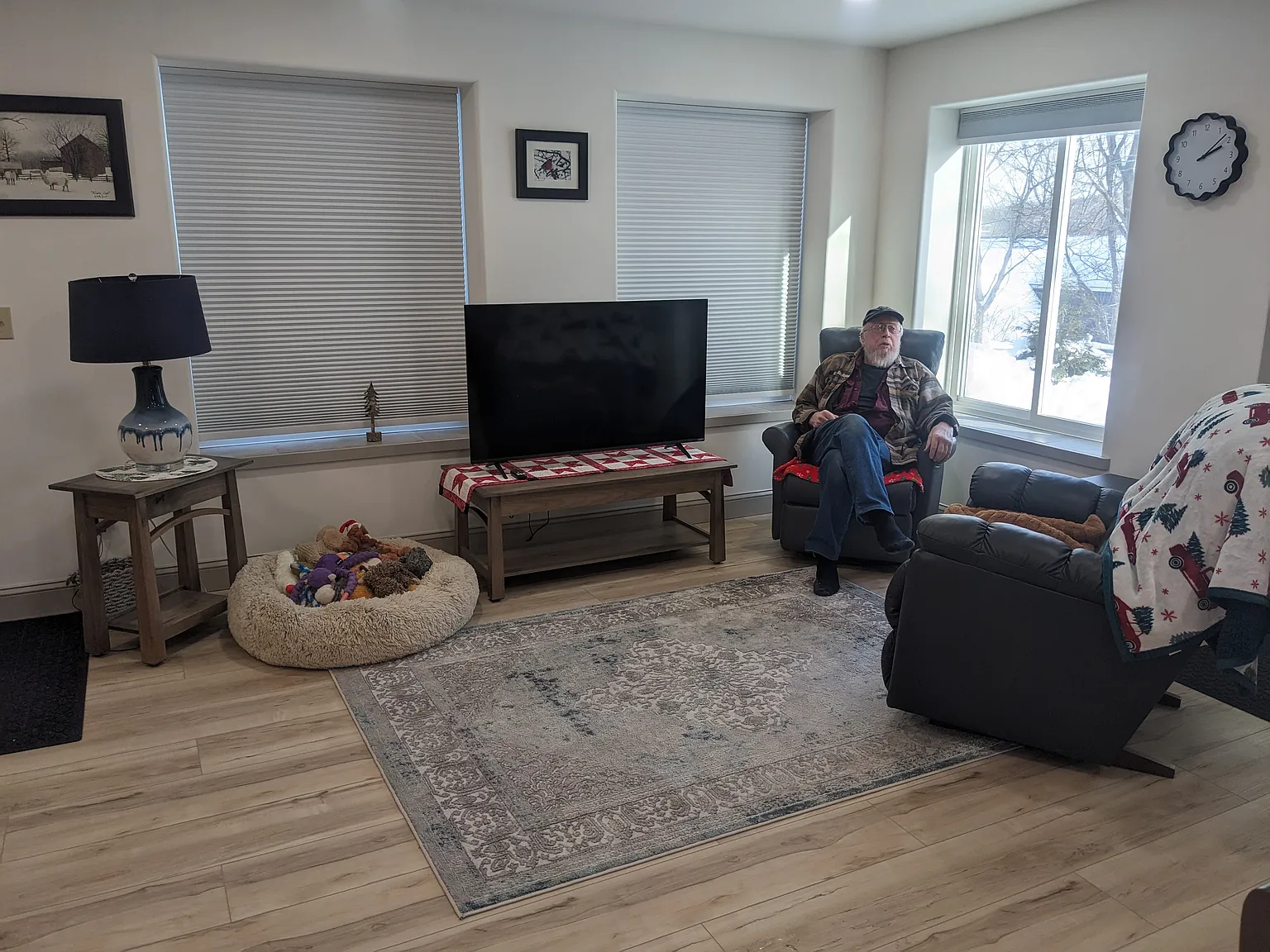 2 bed, 2000 sqft, $2,400 — Photo 2