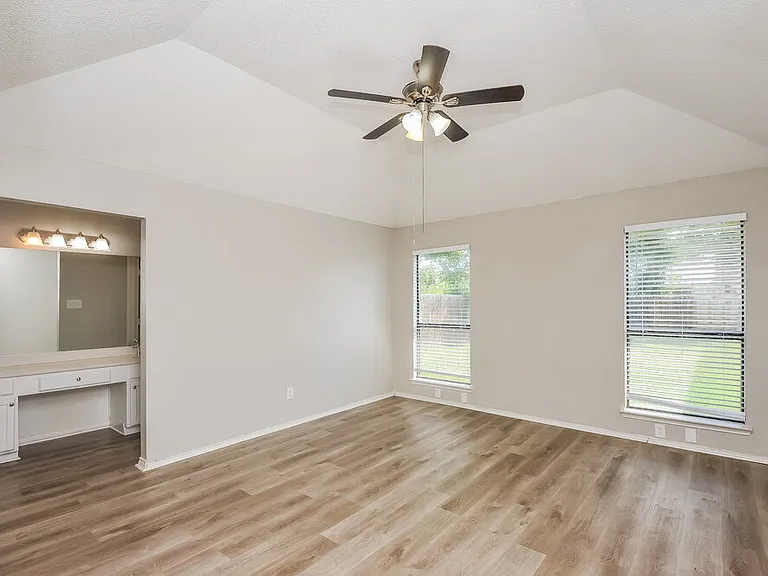 6221 Valley Forge Ct — Photo 9