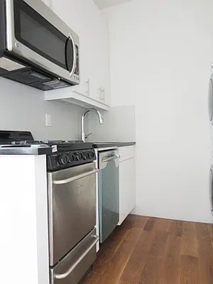 Rented by City Connections Realty | media 35