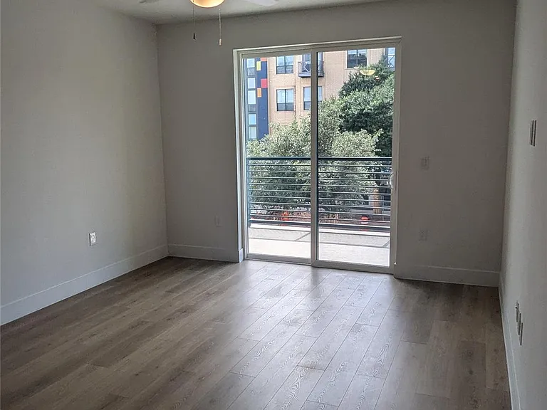 1701 Simond Ave #605 — Photo 11