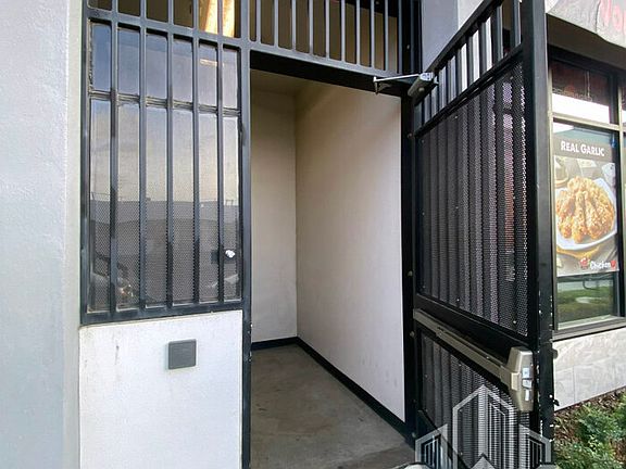 2nd image of 6601 Folsom Blvd Unit 301