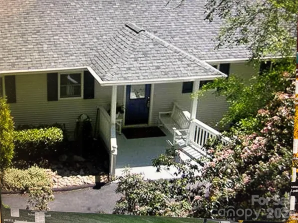 275 Allen Mountain Dr, Black Mountain, NC 28711