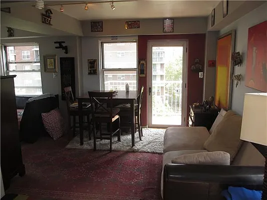 Rented by Bank Neary | media 17