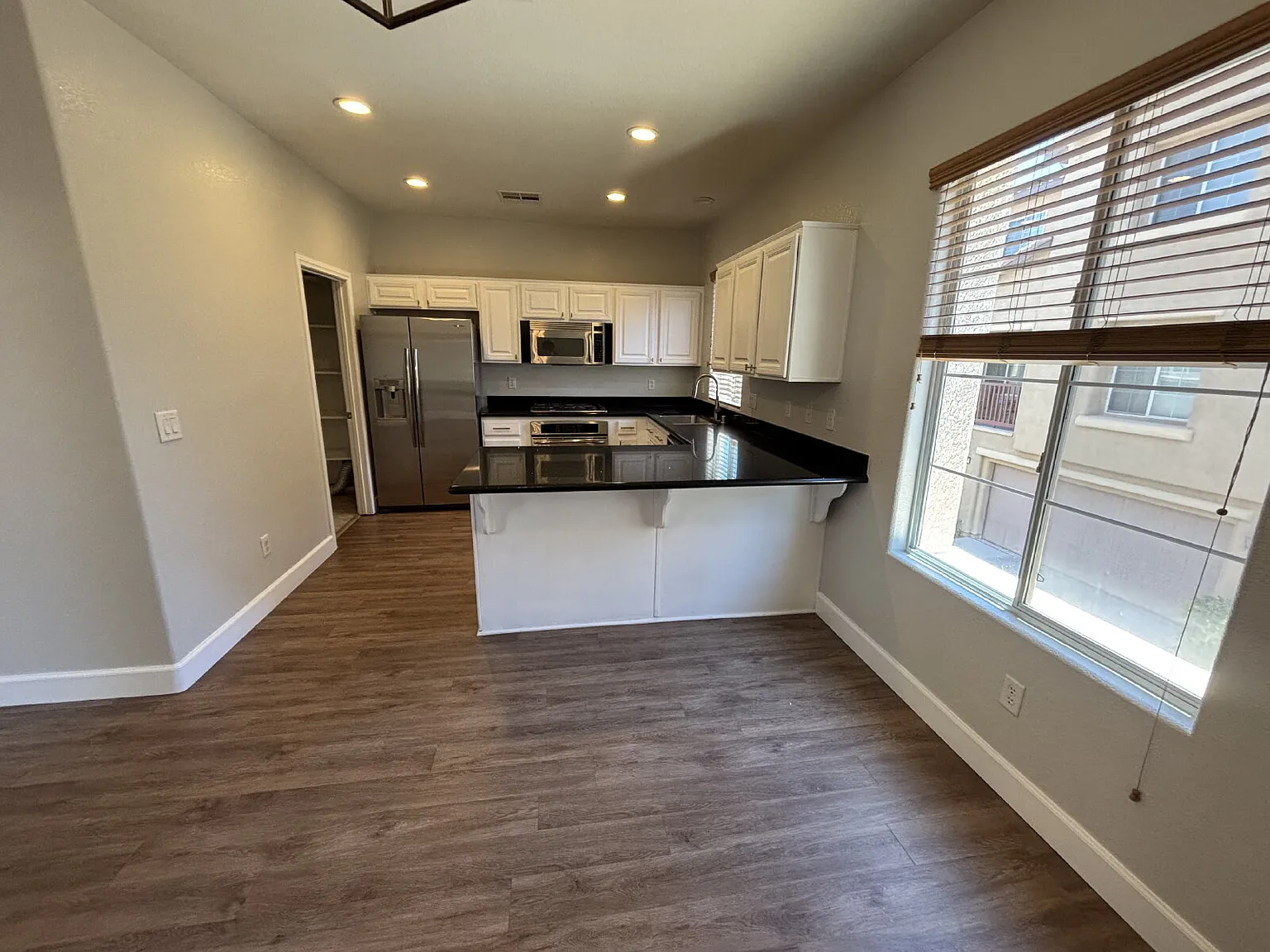 3 bed, 3.5 bath, 1791 sqft, $2,394 — Photo 4