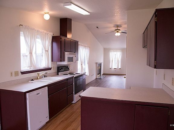 5th image of 9211 NE 136th Ave