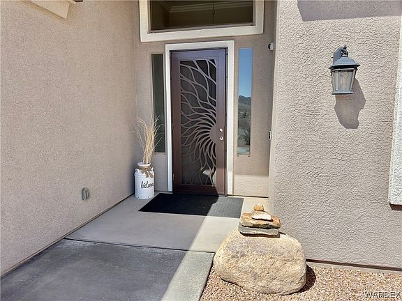 3rd image of 2025 N Comanche Drive