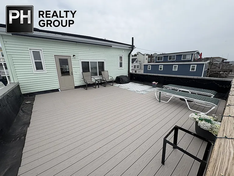 573 Shirley St #2 — Photo 16