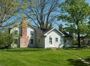 20 N Strawberry Ln, Moreland Hills, OH
