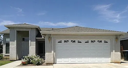 4748 W Burlingame Ave