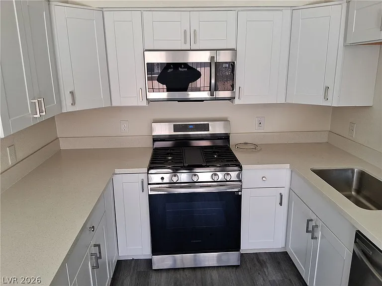 1722 E University Ave #5 — Photo 3