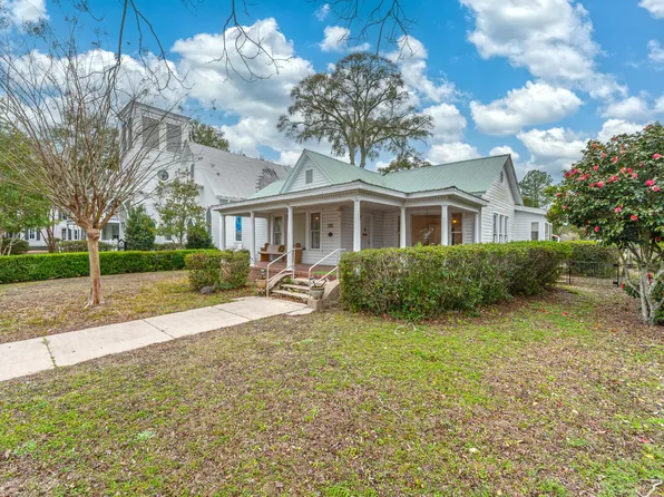 132 Circle Dr, Defuniak Springs, FL 32435