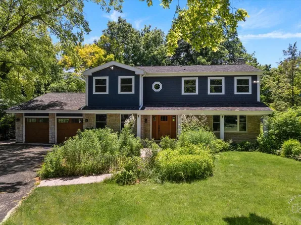 38W059 Glen Oak Ln, St Charles, IL 60175