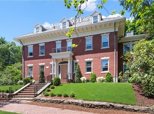 30 Freeman Pkwy, Providence, RI 02906