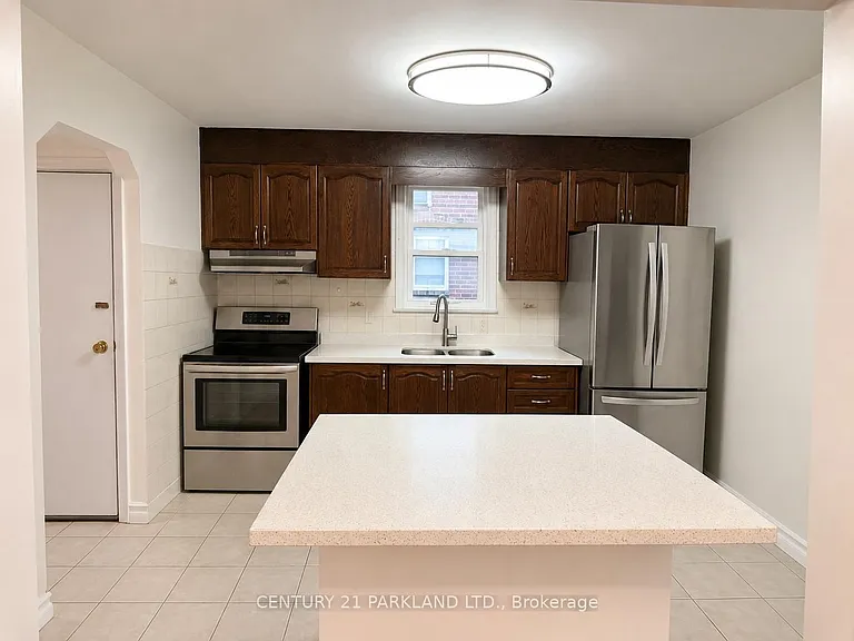 462 Midland Ave — Photo 2