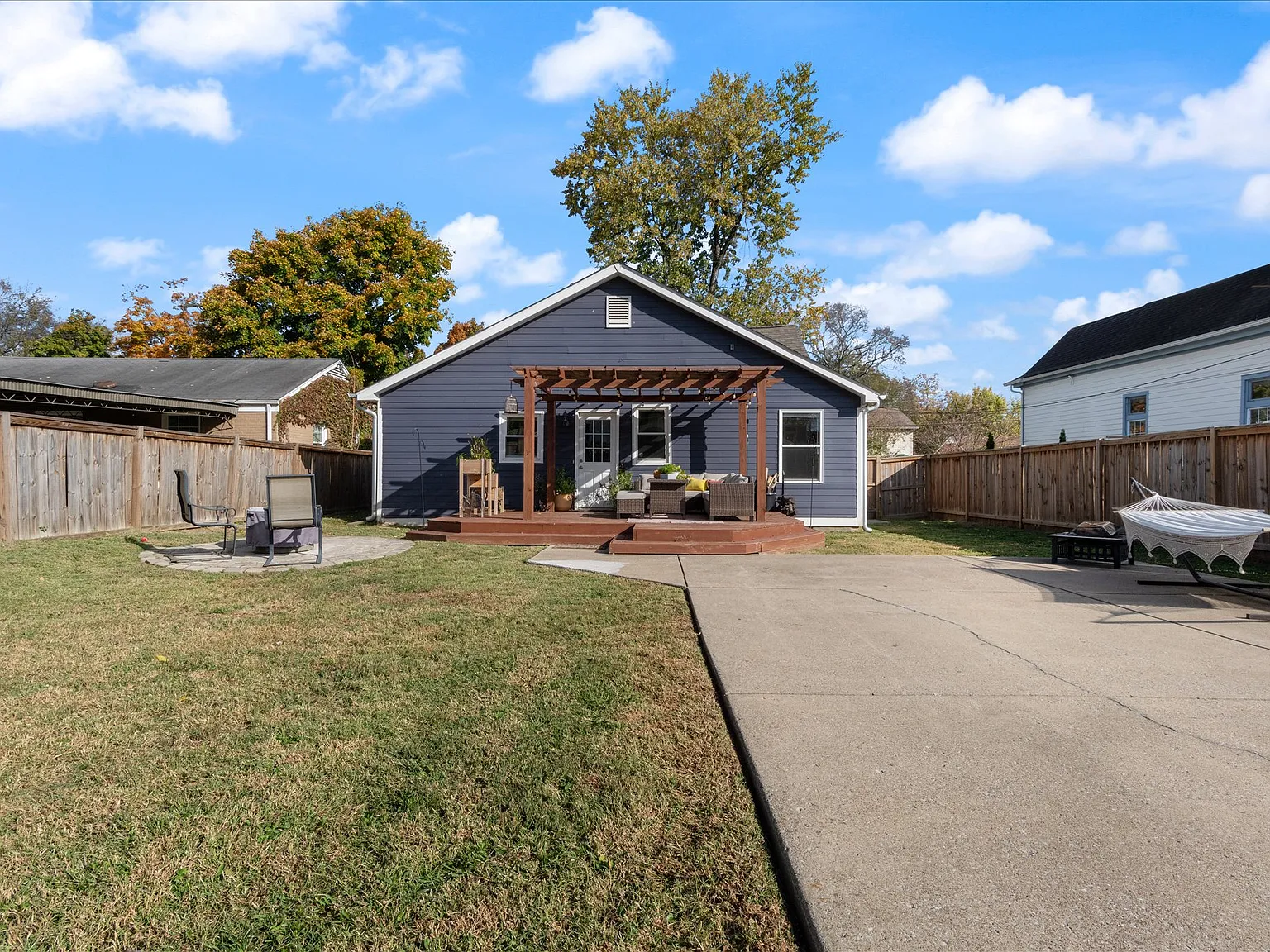 3 bed, 1231 sqft, $2,950 — Photo 3