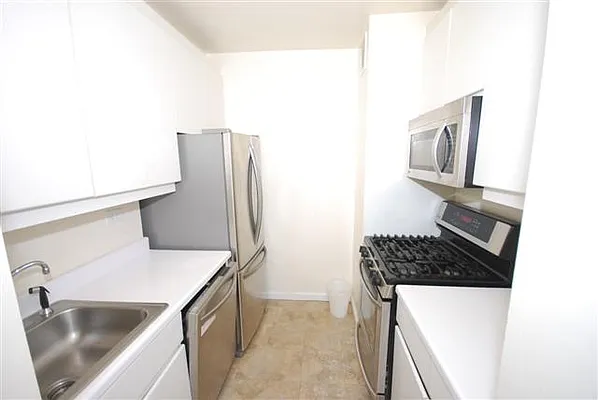 Rented by Luxury Habitat | media 40