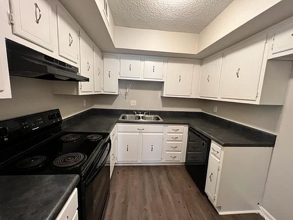 3rd image of 5426 Gatehouse Dr #5426