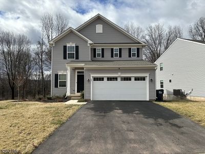 62 Oakwood Blvd, Hampton, NJ, 08827