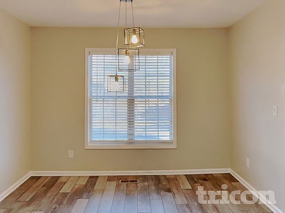 4th image of 1117 Woodbriar St